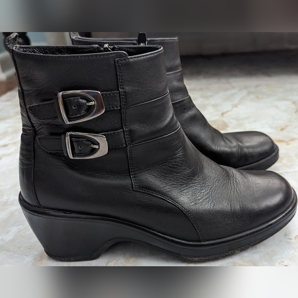 Dansko  Womens  Bibi Moto 39 Size  8.5